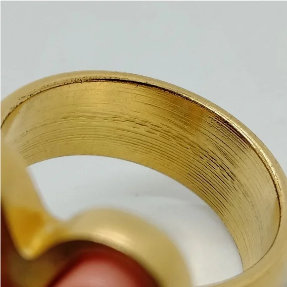 CHANEL Gold and Peach Clover Ring - Picture 5 of 8